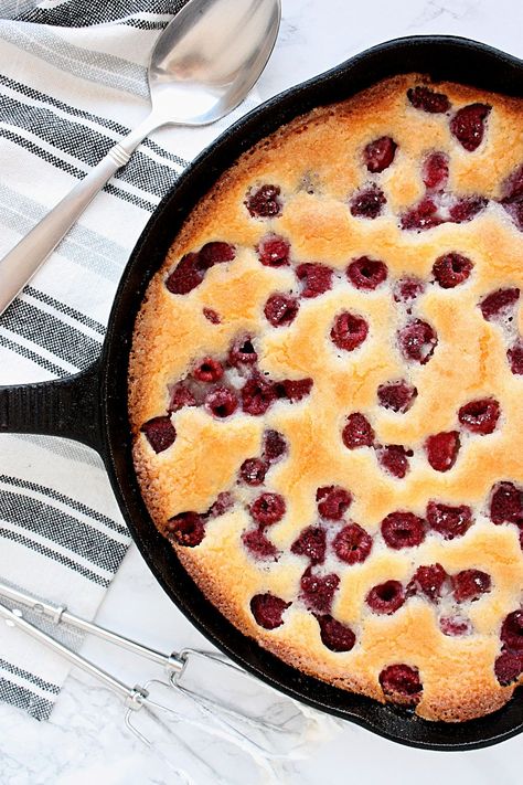 This raspberry cobbler is a simple, homey, and ridiculously delicious dessert. And, it's made with only five ingredients—fresh raspberries, self-rising flour, sugar, butter, and milk. Recipe at mondaysundaykitchen.com #mondaysundaykitchen #raspberrycobbler #cobblerrecipes #bestfruitycobbler #summerdesserts #easydessertrecipes Berry Breakfast Cake, Raspberry Cobbler Recipe, Fresh Raspberry Desserts, Fresh Raspberry Recipes, Raspberry Cobbler, Breakfast Cake Recipes, Raspberry Desserts, Berry Breakfast, Raspberry Pie