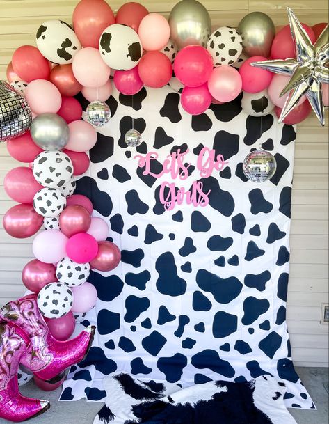 Cowprint Themed Party, Cow 21st Birthday, Cowgirl Party Birthday, Preppy Western Birthday Party, 21st Rodeo Party, Pink And Cow Print Balloon Arch, Cowgirl Themed 1st Birthday Party, Cow Print 18th Birthday Party, Disco Cowgirl Balloon Arch