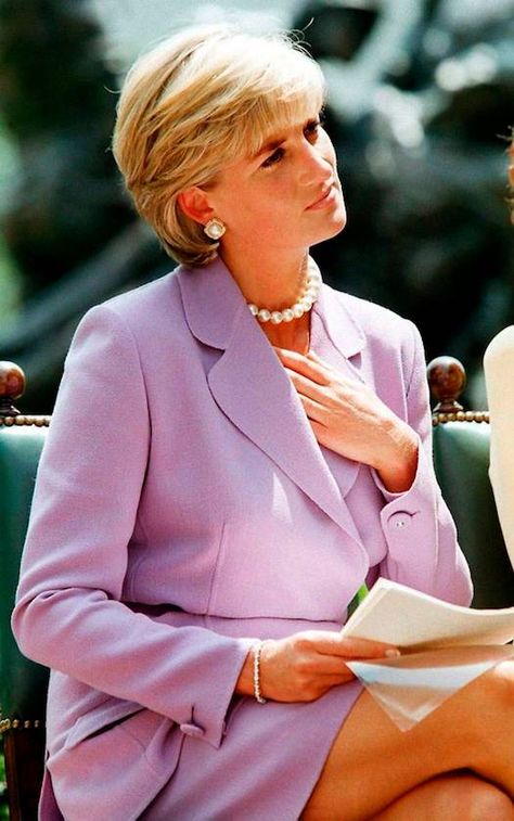 Prins William, Princess Diana Fashion, Princess Diana Family, Princess Diana Photos, Princess Diana Pictures, Princes Diana, Diana Fashion, Elisabeth Ii, Tilda Swinton