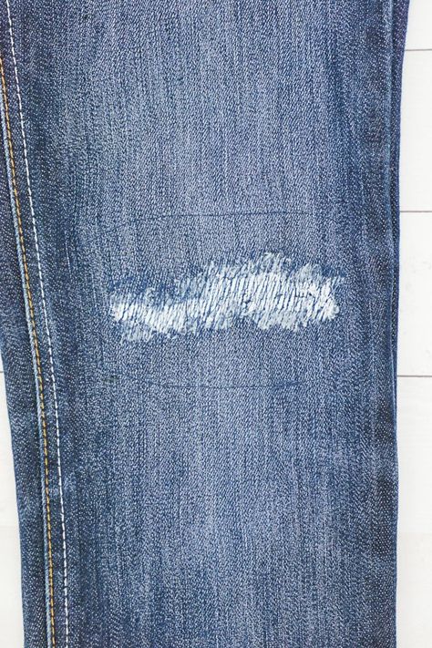 Mending Jeans Knees, How To Mend Jeans, Visible Mending Jeans, Hole In Jeans, Knitted Suits, Knee Hole Jeans, Mending Jeans, Sew Tutorials, Advanced Sewing Projects