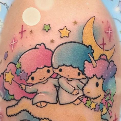 Hello Kitty & Friends on Instagram: "Raise your hand if you're a true Little Twin Stars fan too🌙🌸✨ . Supercute tattoo made by @marie_sm_tattoos #hellokittyandfriends #sanrio #repost" Pink Hand Tattoo, Twin Stars Tattoo, Hello Kitty Sister Tattoos, Matching Sanrio Tattoos, Little Twin Stars Tattoo, Twin Stars Sanrio Tattoo, Sanrio Fine Line Tattoo, Sanrio Tattoos, Sanrio Angel Twins