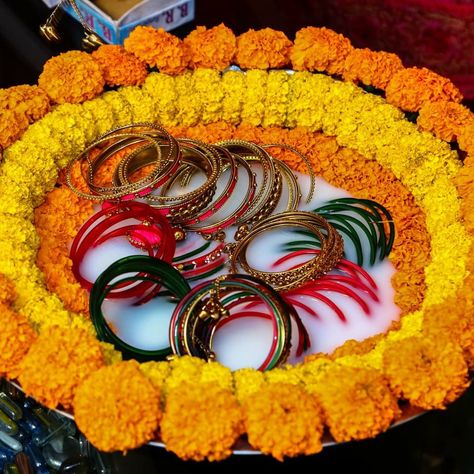 Bangal Ceremony Decorations, Bangle Ceremony Decoration At Home, Bangle Ceremony Tray, Bangles Ceremony, Bangle Ceremony, Jewellery Shoot, Brides Cake, Desi Wedding Decor, Bachelorette Party Bride