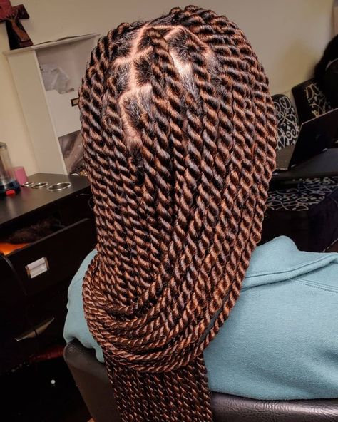 Braided Twists Hairstyles For Black Hair, Knotless Twist Braids With Curls, Curly Twists Braids, Twist Braids Hairstyles For Black Women, Knotless Twist Braids Hairstyles, Types Of Twists, Twisting Braids, Twist Braids Styles, Knotless Twists