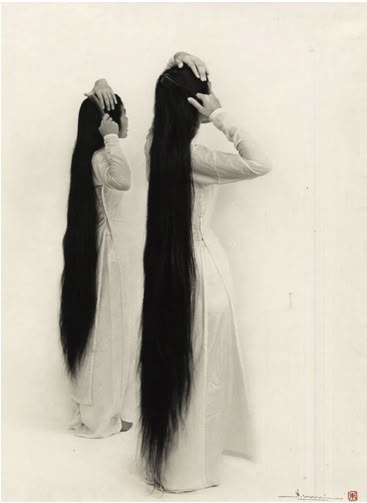 twins! Woman With Long Hair, Women With Long Hair, Yennefer Of Vengerberg, Long Locks, Super Long Hair, Long Black Hair, Very Long Hair, White Photo, Mode Vintage