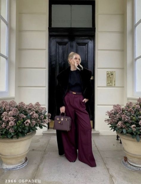 Burgundy Trousers Outfit, Burgundy Skirt Outfit, Black Coat Outfit, Burgundy Trousers, Wine Outfit, Skirt Outfit Fall, Leonie Hanne, Burgundy Outfit, Burgundy Skirt