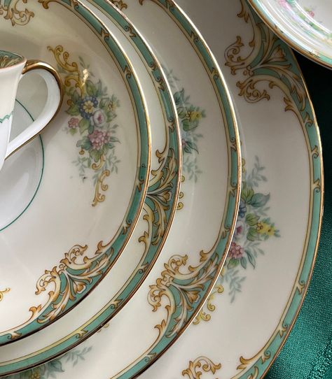 Fine China Aesthetic, China Patterns Vintage, Antique Dinnerware, Vintage Plate Set, Vintage Dishes Wedding Place Settings, Fine China Dinnerware Vintage Plates, Vintage China Place Setting, Antique China Dishes, Noritake China Patterns Vintage