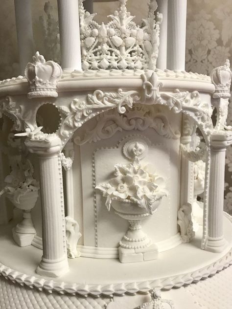 Princess Wedding Cake, Princess Wedding Cakes, Lambeth Cake, Royal Icing Cakes, Wedding Cake Art, Cake Competition, Royal Cakes, 25th Birthday Cakes, Big Wedding Cakes