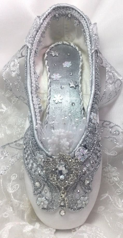 Snow Queen Pointe Shoes, Cinderella Ballet Shoes, Fancy Ballet Shoes, Nutcracker Decorated Pointe Shoes, Nutcracker Snow Queen, Dancing In The Snow, White Ballet Shoes, Decorated Pointe Shoes, Ballet Stuff