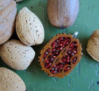 Walnut shell pendant Walnut Shell Jewelry, Nutshell Crafts, Walnut Diorama, Nut Crafts, Walnut Shell Crafts, Walnut Art, Walnut Jewelry, Avocado Seed, Diy Jewelry Necklace