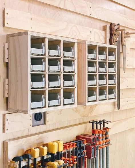 French Cleat Wall, French Cleat Storage, Cleat Wall, Tool Wall Storage, Diy Garage Cabinets, Garage Workbench Plans, Garage Workshop Layout, Diy Garage Work Bench, Garage Mudroom