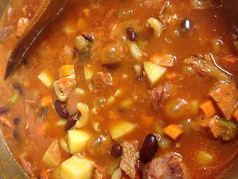 Portuguese Bean Soup, Portuguese Soup, Ono Kine Recipes, Hawaii Recipes, Bean Soup Recipe, Hawaii Food, Bean Soup Recipes, Soup And Stew, Island Food