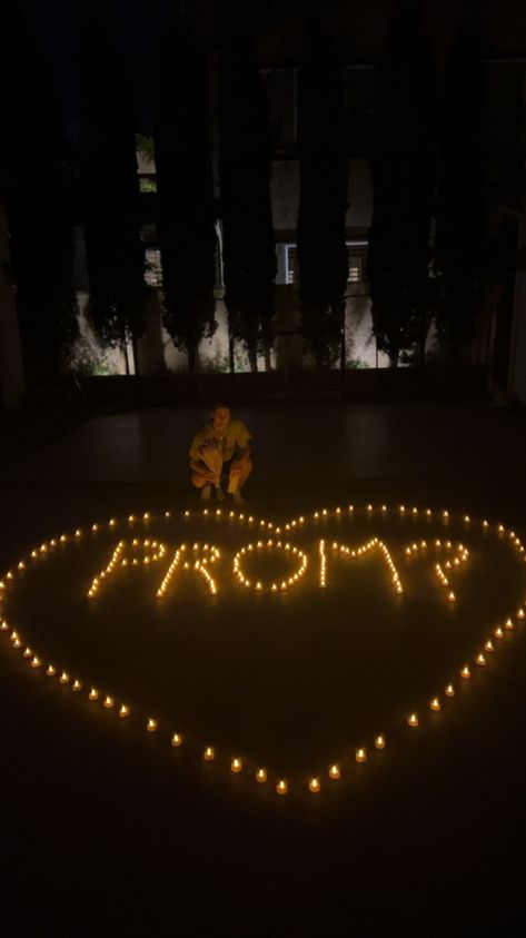 Romantic Prom Proposal, Promposal Aesthetic, Cutest Promposals, 2024 Relationship, Hoco Boards, Best Prom Proposals, Girlfriend Proposal, Cute Promposals, Dance Proposals