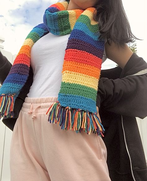 Rainbow Scarf Knit, Crochet Rainbow Scarf, Rainbow Scarf Crochet, Tassels Crochet, Crochet Muffler, Scarf Aesthetic, Ripple Crochet, Wave Stitch, Scarf With Tassels