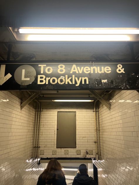 #brooklyn99 #subway #subwayphotoshoot #newyorkcity #newyorknewyork #iloveny #street Brooklyn Heights Aesthetic, Ryo Suzaki, Brooklyn Aesthetic, Brooklyn Subway, Nyc Vibes, Nyc Train, Ny Subway, Hard Photo, Brooklyn 9 9