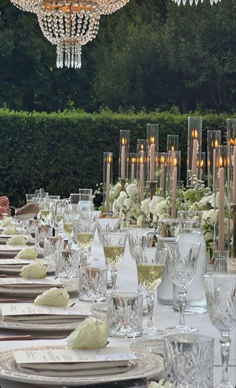 Spain Wedding Aesthetic, Italian Wedding Decorations Centerpieces, Budget Centerpieces, Sophisticated Garden, Dream Wedding Reception, Garden Venue, Tuscan Wedding, Lake Como Wedding, Villa Wedding