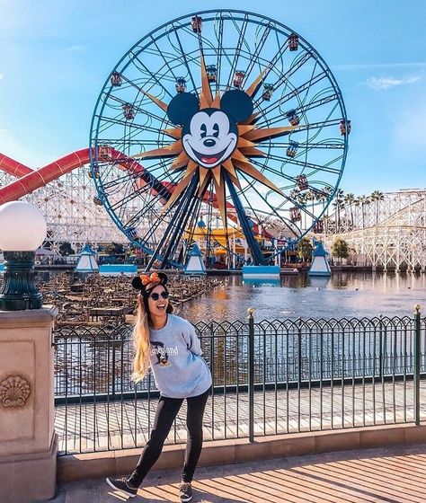 We have such happy memories of visiting Disney!  Do you & which is your favourite park?  Via @awaywithdana  #dreamerswhotravel Pixar Poster, California Pictures, Disney Florida, Disneyland Outfits, Disneyland (paris), Disney Bound Outfits, Disneyland California, Disney Photos, Disney Couples