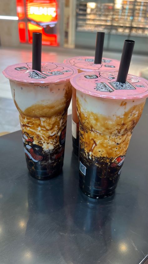 Boba tea aesthetic bubble tea Bubble Tea Aesthetic, Fruit Boba Tea Aesthetic, Mango Bubble Tea Aesthetic, Bubble Tea Food Photography, Brown Sugar Bubble Tea, Tealive Bubble Tea Aesthetic, School Cafe, Big Snacks, Boba Drink