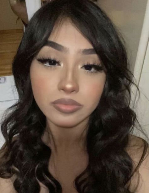 Cute Makeup Looks No Lashes, Makeup Looks For Mexican Skin, Baddie Makeup Eye Shadow, Copy And Paste Latina Lashes, Makeup For Brown Eyes And Brown Hair, Latina Make Up Looks, Asian Latina Makeup, Morenita Makeup, Latina Makeup Black Women