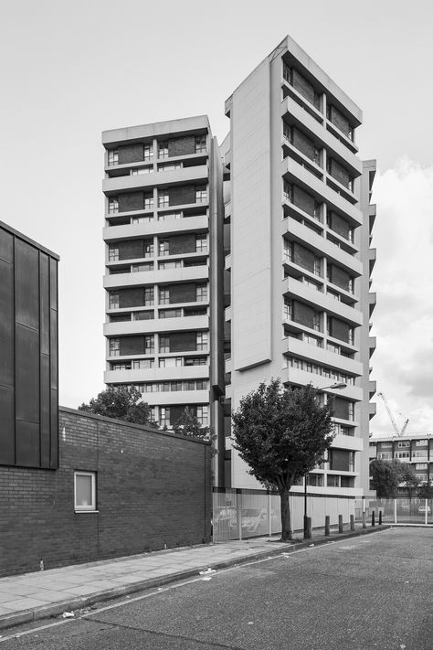 Keeling House, Bethnal Green, London, Denys Lasdun & Partners,1957-59 Bethnal Green London, Bethnal Green, London, Architecture, Green