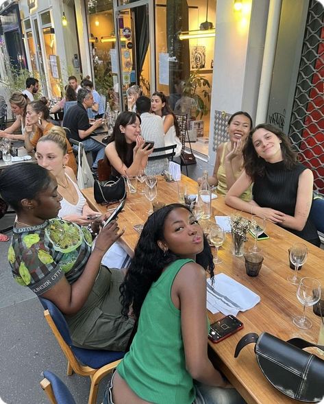 Making Friends Aesthetic, Mixed Friend Group Aesthetic, Black Friend Group, Community Of Women, Lunch Date, Best Friends Aesthetic, Black Femininity, Cute Friend Photos, Friend Goals