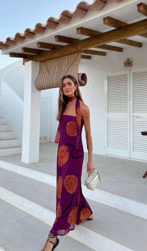 Barcelona Aesthetic Outfit Summer, Harper White Lotus Outfits, Ibiza Night Outfit, Spain Wedding Guest Dress, Spanish Wedding Guest Outfit, Mediterranean Style Outfit, Spanish Girl Style, Spain Outfit Ideas Summer, Spanish Style Fashion