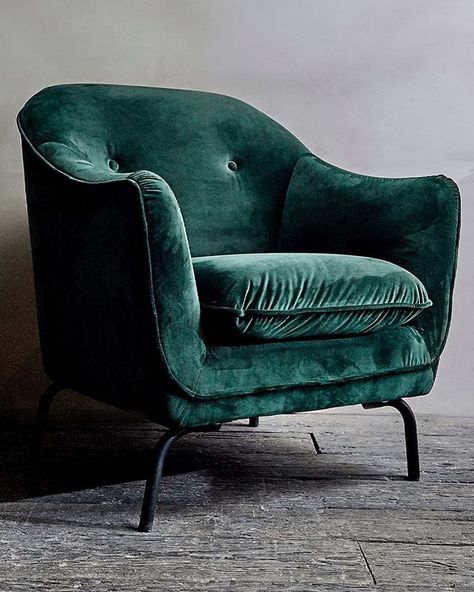 Abigail Ahern (@abigailahern) • Instagram photos and videos Unique Accent Chair, Hillarys Blinds, Green Velvet Armchair, Green Velvet Chair, Chelsea Green, Rustic Wooden Bench, Sitting Room Chairs, Abigail Ahern, Furniture Side Tables