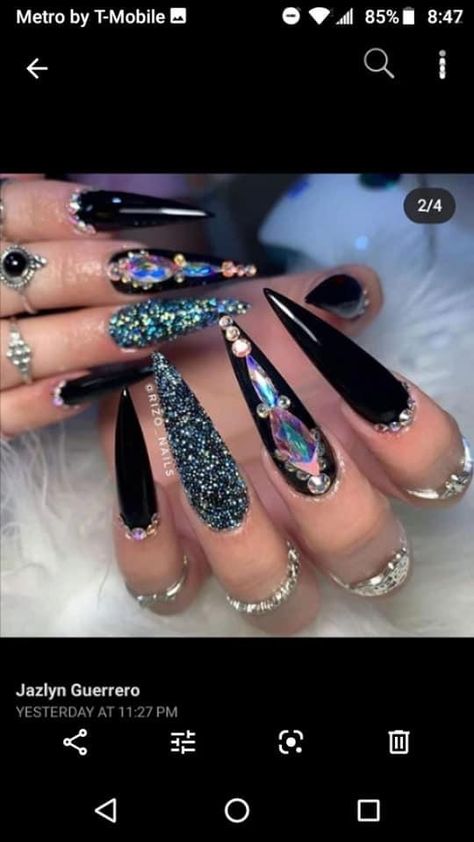 Black Nails With Gems Rhinestones, Bling Nails Stiletto, Silver Bling Nails, Black Nails With Gems, Nails With Gems Rhinestones, Nails With Gems, Moroccan Stencil, Nail Vinyls, Nail Stencils