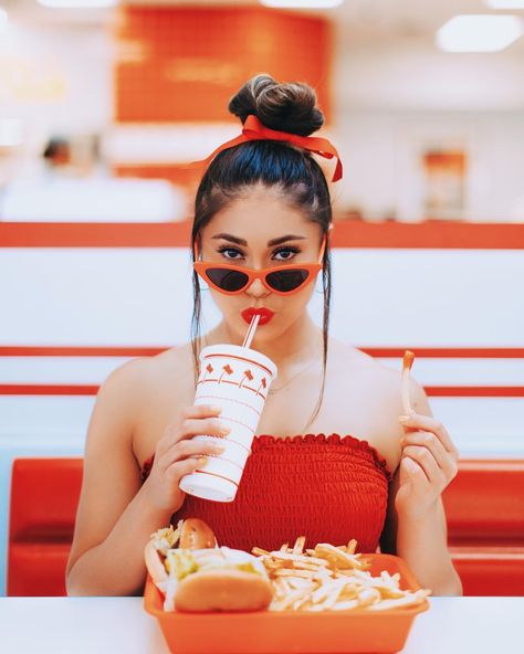 ❤️💋What’s your favorite fast food? In And Out Burger, Retro Photoshoot, Restaurant Pictures, Foodie Photography, In-n-out Burger, Food Photoshoot, Restaurant Photography, Glam Photoshoot, Fizzy Drink