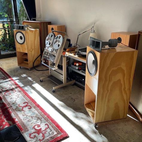 Audiophile Listening Room, Record Room, Audiophile Speakers, Speaker Projects, Vintage Speakers, Speaker Box Design, Listening Room, Audio Room, Diy Speakers