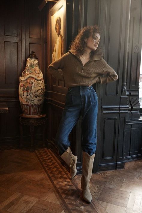 Academia Aesthetic Fashion, Sasha Kichigina, Denim Lookbook, Western Boots Outfit, Dark Academia Fashion Pants, Winter Boots Outfits, Looks Country, Chic Jeans, Dark Academia Fashion