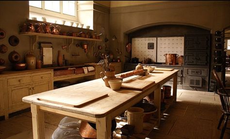 Downton Abbey - Kitchen Manor House Interior, Edwardian Kitchen, Gentlemans Club, Downton Abbey, Kitchen Sets, Manor House, Kitchen Styling, Kitchen Flooring, Interior Design Kitchen