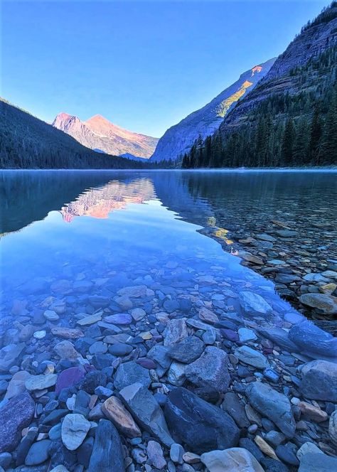 Montana Aesthetic Wallpaper, Travel World Aesthetic, Avalanche Lake Montana, Aesthetic Wallpaper Travel, Montana Aesthetic, Avalanche Lake, Lake Montana, Wallpaper Travel, World Map Wall Decor