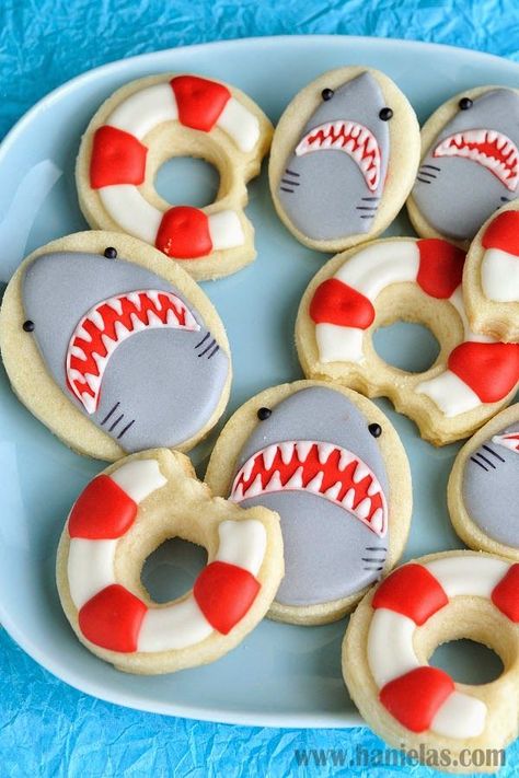 Beach Cookies, Shark Cookies, Shark Themed Birthday Party, Shark Cake, Shark Birthday Party, Life Ring, Summer Cookies, Gateaux Cake, Fancy Cookies