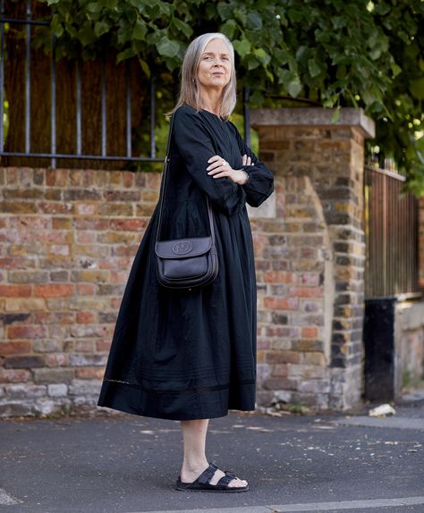 Tunic Dress Outfit, Black Shirt Dress Outfit, Funky Clothes, Senior Style, Casually Chic, Minimal Wardrobe, Shirt Dress Outfit, Funky Dresses, Linen Tunic Dress