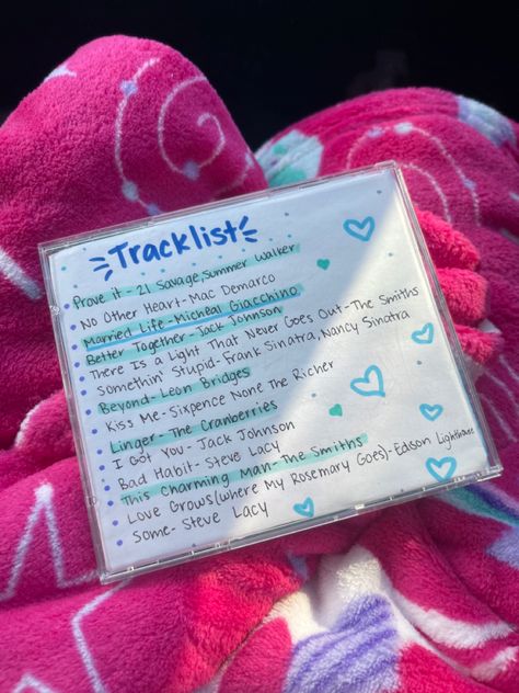 Custom made cd, tracklist, valentines day gift Diy Gifts Music Lovers, Diy Music Playlist Gift, Playlist Gift Ideas, How To Make Spotify Pink, Cd For Girlfriend, Cd Gift Ideas, Diy Cd Cover, Mixtape Aesthetic, Playlist Gift