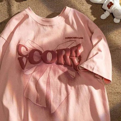 Cool Shirt Designs, Trendy Shirt Designs, Women Tshirt, Bottoming Shirt, Tee Shirt Designs, New Trend, Fashion Design Clothes, Really Cute Outfits, Style Summer