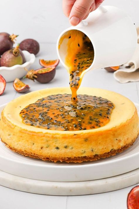 Passionfruit Dessert, Passion Fruit Sauce, Fruit Coulis, Passion Fruit Cheesecake, Amazing Christmas Desserts, Passionfruit Cheesecake, Fruit Cheesecake, Passion Fruit Curd, Passionfruit Recipes