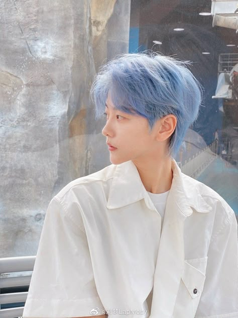 Mens Blue Hair, Boys Blue Hair, Baby Blue Hair, Short Blue Hair, Liu Bei, Pastel Blue Hair, Dyed Hair Men, Haircut Inspo, Light Blue Hair