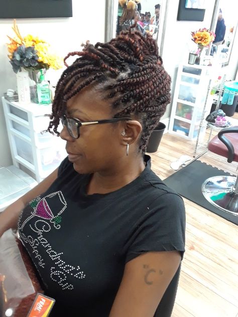 Afro Bulk Styles, Short Spring Twist Hairstyles, Afro Bulk Twist, Afro Bulk Twist Hairstyles, Hair Twist Styles Natural, Twist Styles Natural Hair, Natural Hair Styles Twist, Hair Styles Twist, Natural Hair Salon