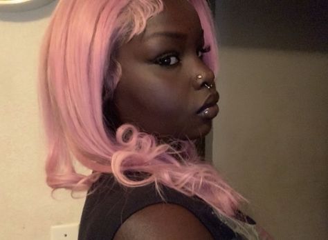 Hair Color For Brown Skin, Light Pink Hair, Dyed Hair Inspiration, Dyed Natural Hair, Dark Skin Beauty, Hair Stylies, Pretty Faces, Face Card, Brown Wig