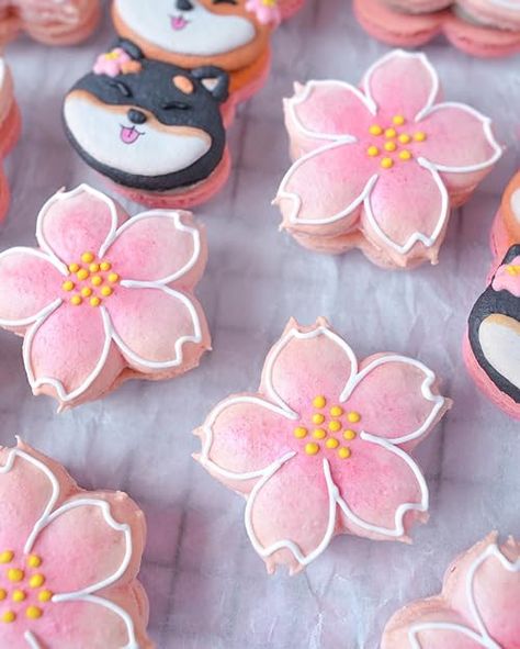 Sakura macarons filled with a Sakura buttercream 2 Ingredient Pizza Dough, Amazing Cookie Recipes, Royal Icing Sugar, Meringue Cake, Cake Decorating Piping, Macaron Recipe, Bake Shop, Cookies Recipes Christmas, Arts And Crafts Supplies