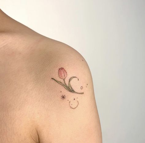 Rose Tattoo Hand, Tattoo Ideas For Female, Lily Calloway, Tattoos Henna, Tulip Tattoo, Cute Little Tattoos, Cute Tiny Tattoos, Tattoo Designs For Men, Dainty Tattoos