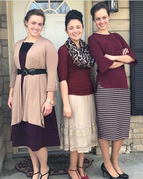 Beautiful and Modestly dressed ladies 😍 Winter Sunday Outfit Church, Winter Sunday Outfit, Apostolic Fashion Fall, Modestly Dressed, Girlie Clothes, Church Skirts, Modest Christian Clothing, Feminine Things, Modest Classy