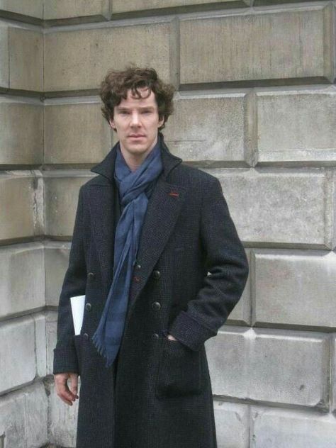 Sherlock Coat, Sherlock Scarf, Sherlock Holmes Benedict, Sherlock Cast, Sherlock Series, Sherlock Cumberbatch, Benedict Sherlock, Mrs Hudson, Mark Gatiss