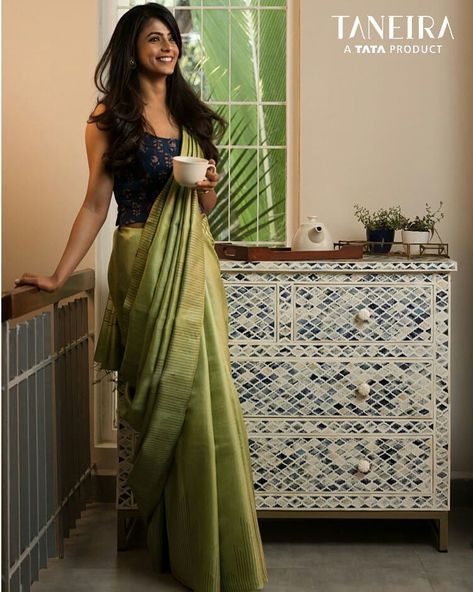 The Best Brand With Stylish Office Wear Sarees Taneira Sarees, Stylish Office Wear, Formal Saree, Saree Wearing, Saree Wearing Styles, Saree Draping Styles, Indian Sari Dress, Modern Saree, Indian Saree Blouses Designs