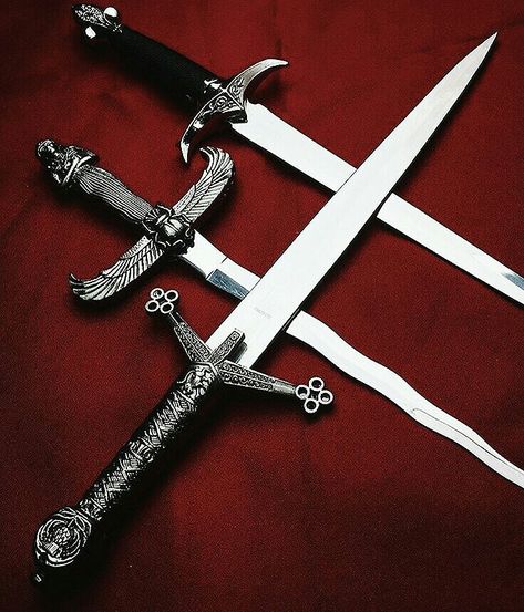 Fantasy Dagger, Knife Aesthetic, Pretty Knives, Dagger Knife, Cool Swords, Warrior Princess, Fantasy Jewelry, Red Aesthetic, Swords