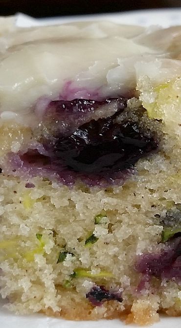 Moist Chocolate Zucchini Cake, Blueberry Zucchini Bread, Zucchini Breakfast, Blueberry Zucchini, Easy Zucchini Bread, Cake Design Ideas, Chocolate Zucchini Cake, Blueberry Coffee Cake, Easy Zucchini