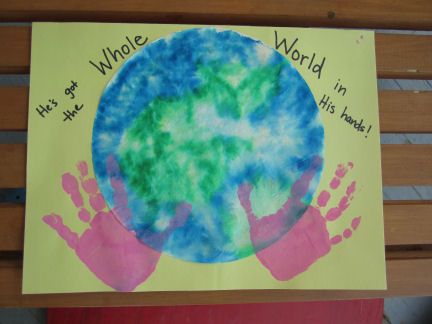 He’s Got the Whole World in His Hands Craft Christian Preschool, Recycled Crafts Kids, Coffee Filter Crafts, Bible Story Crafts, Earth Day Crafts, Summer Preschool, Christian Crafts, Hand Prints, Vbs Crafts