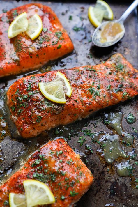 Maple Mustard Glazed Salmon - An easy dinner made in less than 15 minutes! Fresh salmon fillets are brushed with a sweet & tangy maple-dijon glaze then baked until buttery & flakey! Perfect for those busy weeknights! Mustard Glazed Salmon, Maple Mustard Salmon, Kalefornia Kravings, Easy Healthy Meals, Mustard Salmon, Maple Mustard, Fresh Salmon, Salmon Dinner, 15 Minute Meals