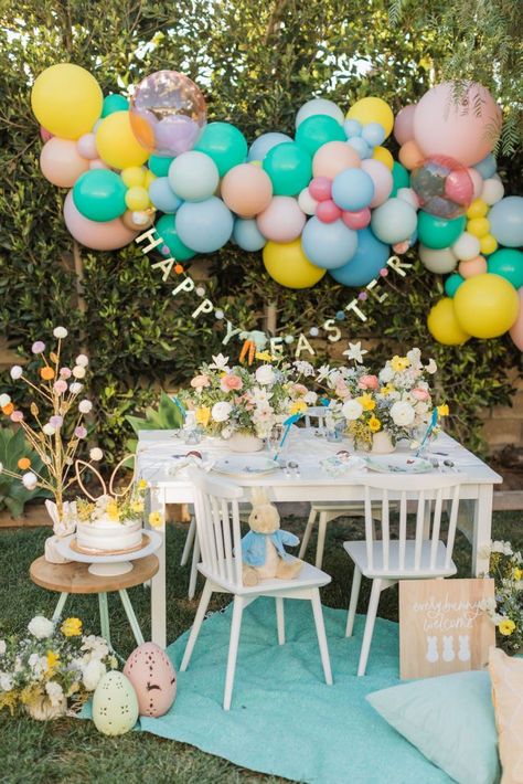 Colorful Backyard, Backyard Birthday, Easter Garland, Family Easter, Easter Decorations Dollar Store, Easter Traditions, Easter Activities, Easter Brunch, Easter Celebration